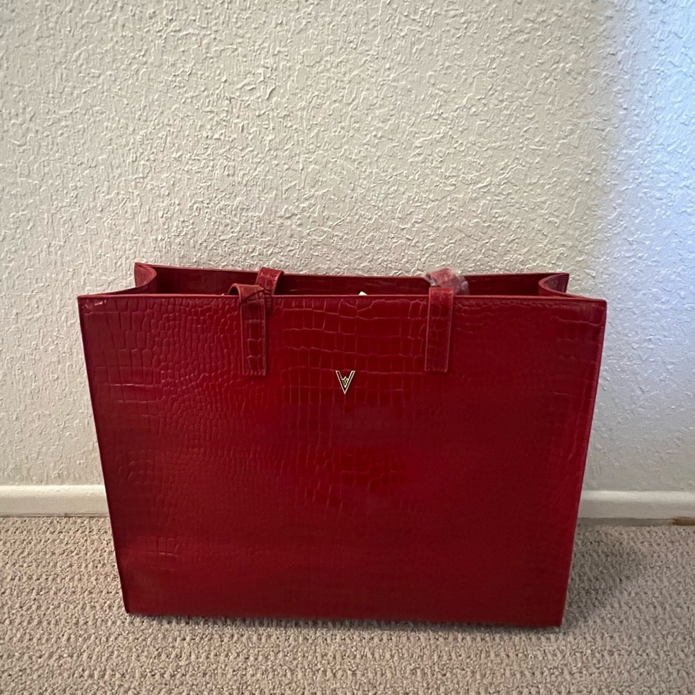 Chic Red Crocodile-Embossed Tote Bag with earrings
